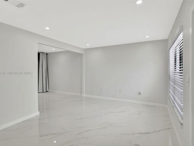 Продажа дома по адресу 3916 NW 207th St Rd - фото 7436968