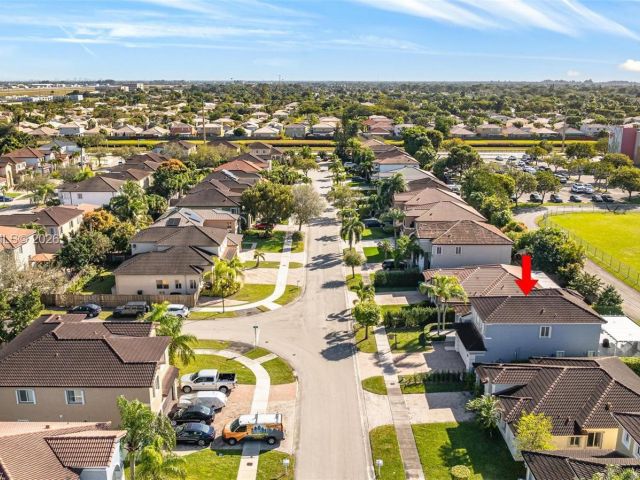 Дом в аренду по адресу 15786 SW 141st St 15786 - фото 7436783