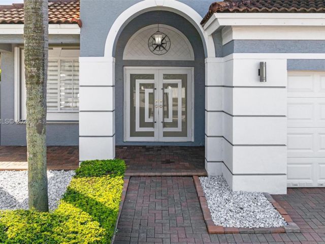 Дом в аренду по адресу 15786 SW 141st St 15786 - фото 7436784