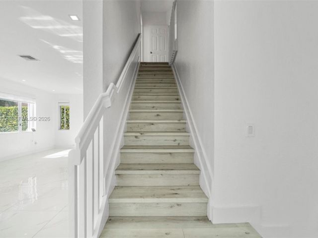 Дом в аренду по адресу 15786 SW 141st St 15786 - фото 7436787