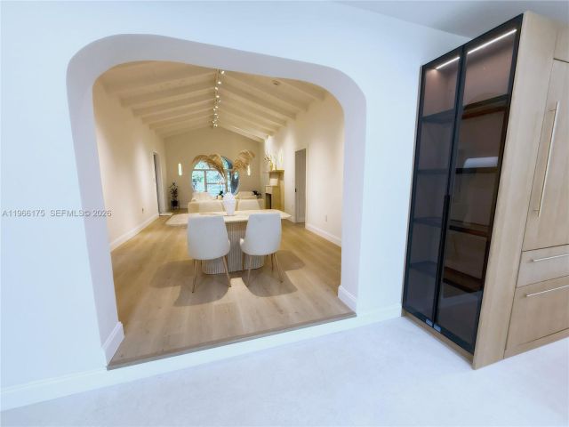 Продажа дома по адресу 775 NE 76th St - фото 7436093