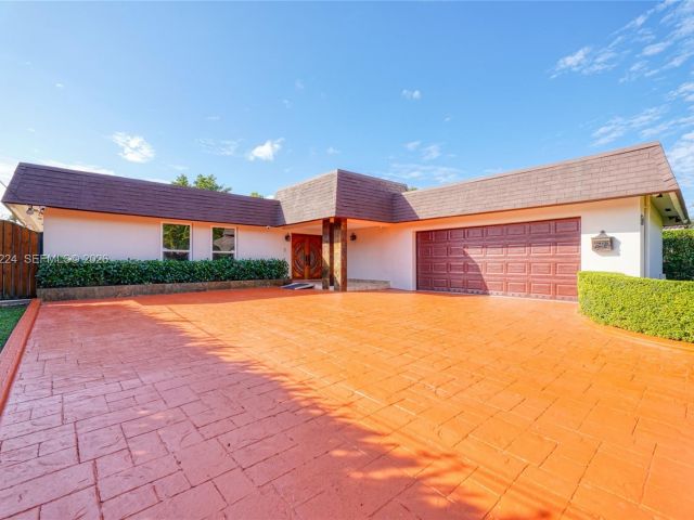 Дом в аренду по адресу 5826 SW 17th St 0 - фото 7445518