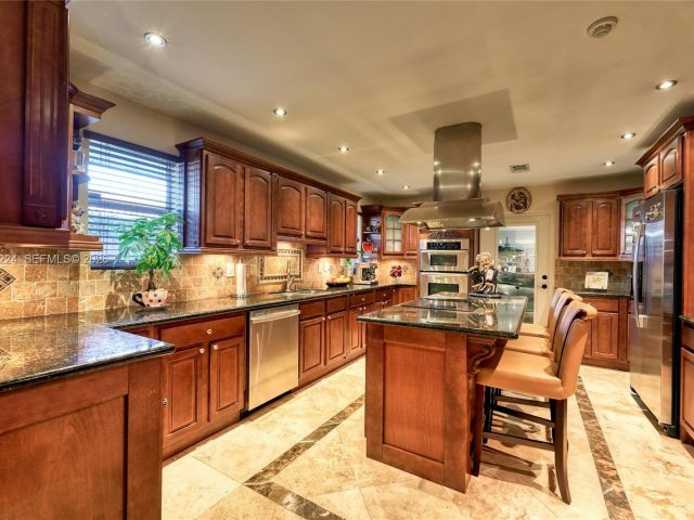 Дом в аренду по адресу 5826 SW 17th St 0 - фото 7445519