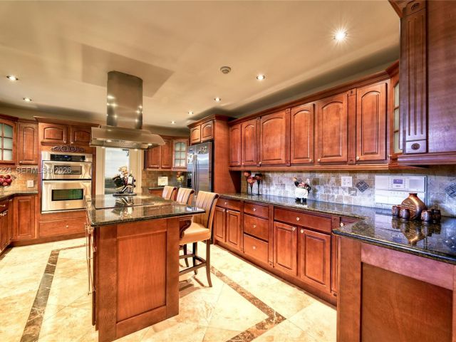 Дом в аренду по адресу 5826 SW 17th St 0 - фото 7445520