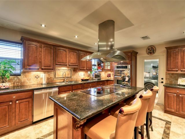 Дом в аренду по адресу 5826 SW 17th St 0 - фото 7445525