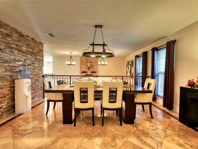 Дом в аренду по адресу 5826 SW 17th St 0 - фото 7445526