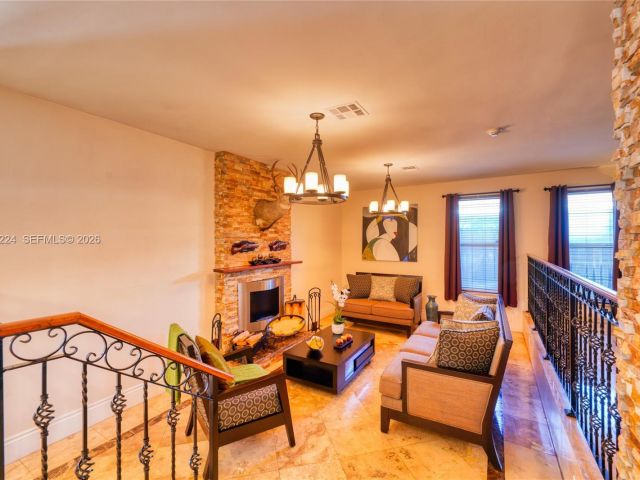 Дом в аренду по адресу 5826 SW 17th St 0 - фото 7445528