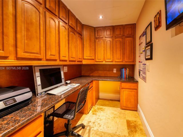 Дом в аренду по адресу 5826 SW 17th St 0 - фото 7445532