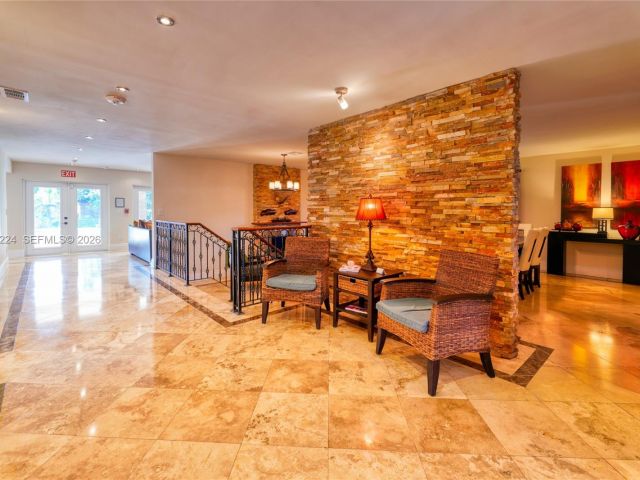 Дом в аренду по адресу 5826 SW 17th St 0 - фото 7445533