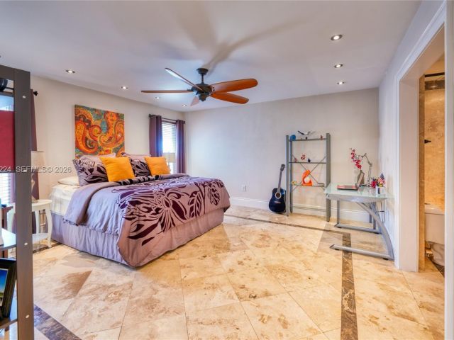 Дом в аренду по адресу 5826 SW 17th St 0 - фото 7445534