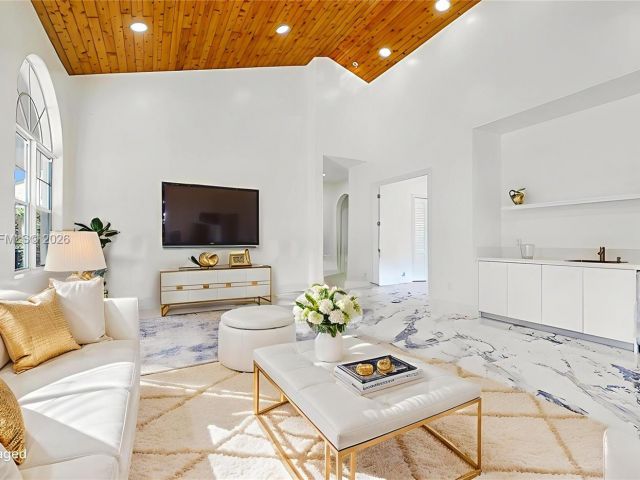 Продажа дома по адресу 10340 SW 62nd St - фото 7437288