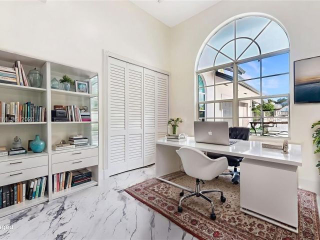 Продажа дома по адресу 10340 SW 62nd St - фото 7437294