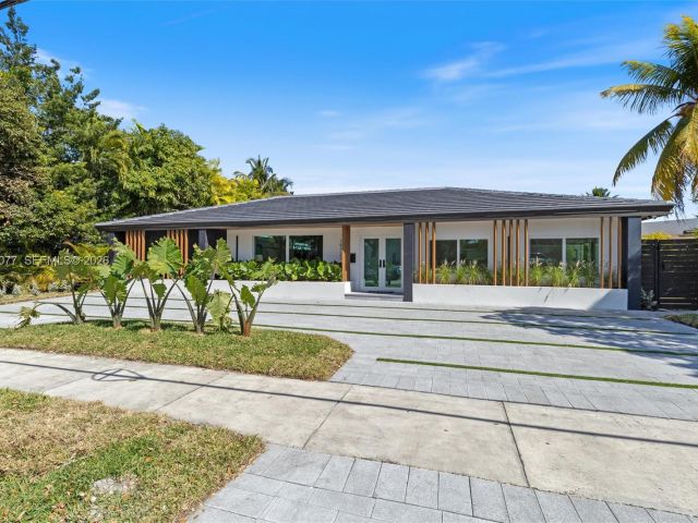 Продажа дома по адресу 19721 NE 23rd Ave - фото 7437505