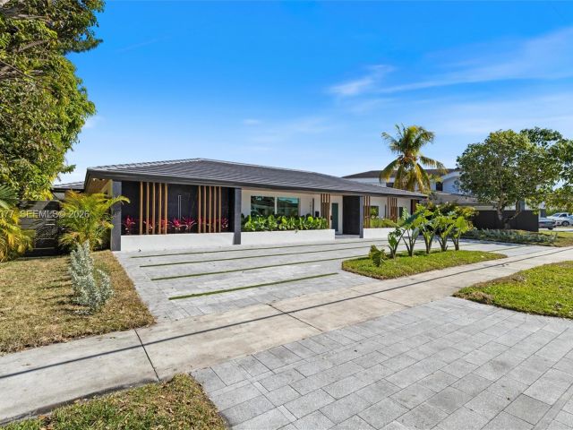 Продажа дома по адресу 19721 NE 23rd Ave - фото 7437507