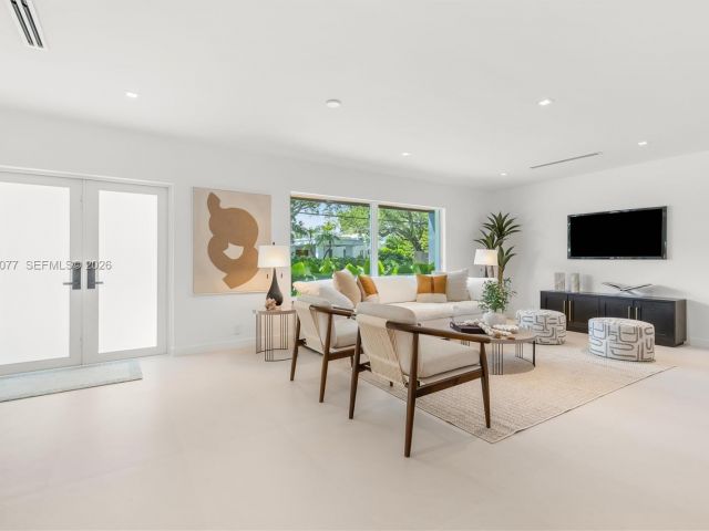 Продажа дома по адресу 19721 NE 23rd Ave - фото 7437509