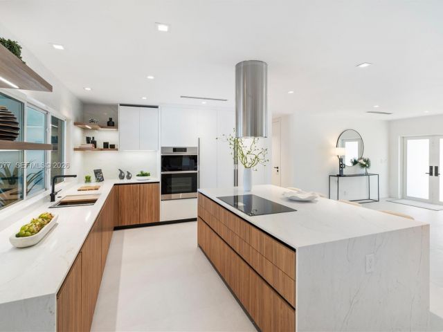 Продажа дома по адресу 19721 NE 23rd Ave - фото 7437514