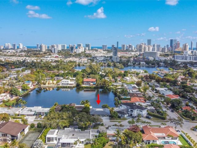 Продажа дома по адресу 19721 NE 23rd Ave - фото 7437520