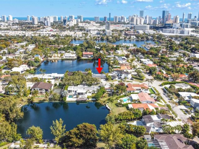 Продажа дома по адресу 19721 NE 23rd Ave - фото 7437521