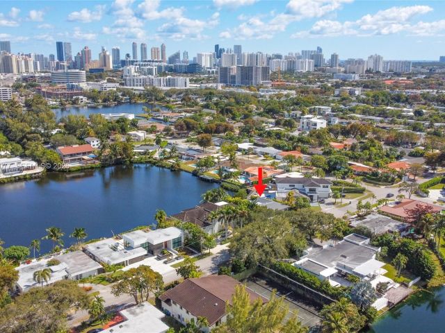 Продажа дома по адресу 19721 NE 23rd Ave - фото 7437522