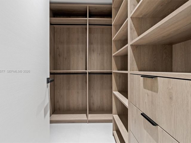 Продажа дома по адресу 19721 NE 23rd Ave - фото 7437524