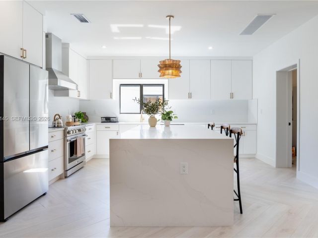 Дом в аренду по адресу 1420 SW 17th St 0 - фото 7437590