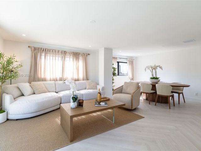 Дом в аренду по адресу 1420 SW 17th St 0 - фото 7437601