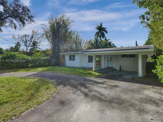 Продажа дома по адресу 18500 NE 23rd Ct - фото 7437486