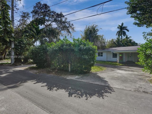 Продажа дома по адресу 18500 NE 23rd Ct - фото 7437487