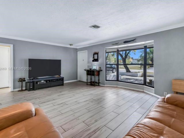 Продажа дома по адресу 5201 Jefferson St - фото 7536004