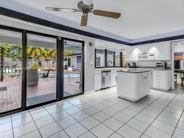 Продажа дома по адресу 5201 Jefferson St - фото 7536010