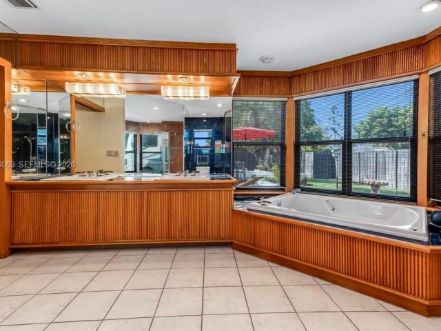 Продажа дома по адресу 5201 Jefferson St - фото 7536015