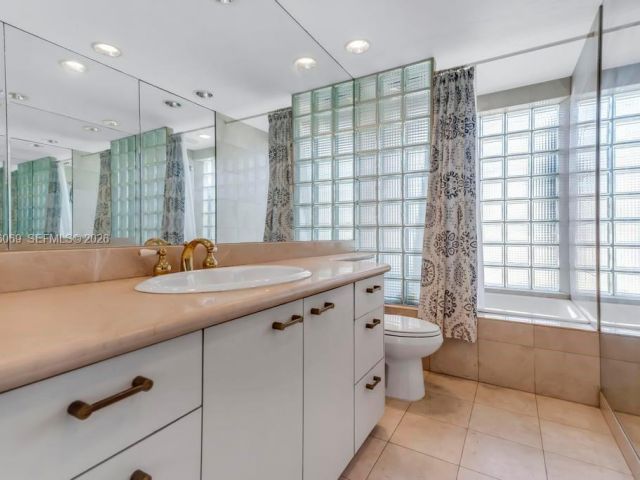 Продажа дома по адресу 5201 Jefferson St - фото 7536018