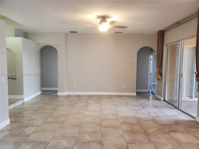 Дом в аренду по адресу 1821 SE 14th Cir 0 - фото 7441327