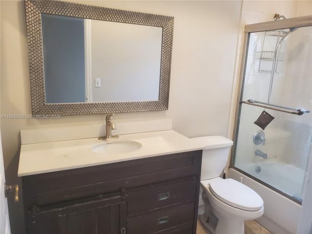 Дом в аренду по адресу 1821 SE 14th Cir 0 - фото 7441330