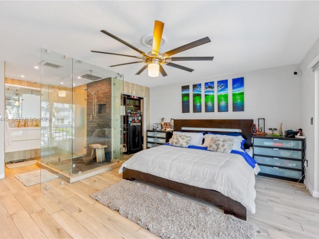 Дом в аренду по адресу 3793 NE 170th St A-3 - фото 7529928