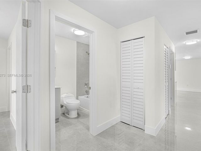 Продажа дома по адресу 933 NW 50th St - фото 7437315