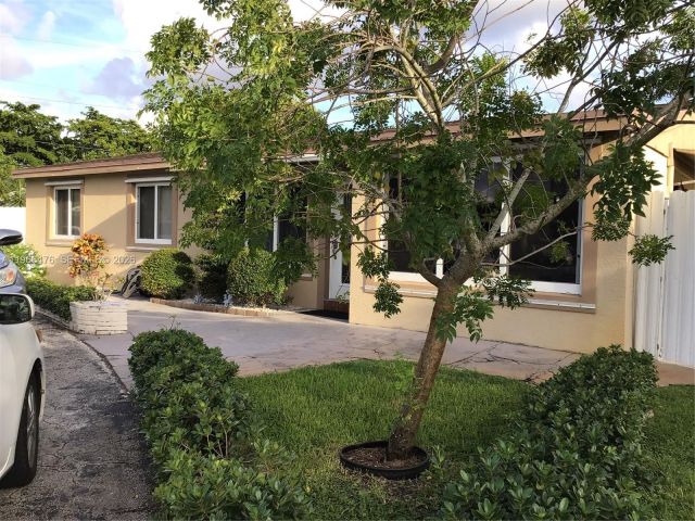 Продажа дома по адресу 1318 SW 49th Ter - фото 7483499