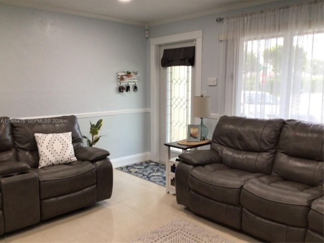 Продажа дома по адресу 1318 SW 49th Ter - фото 7483500