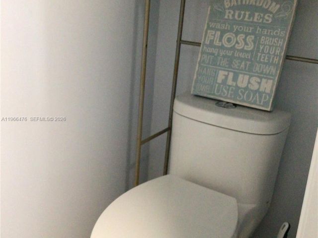 Продажа дома по адресу 1318 SW 49th Ter - фото 7483526