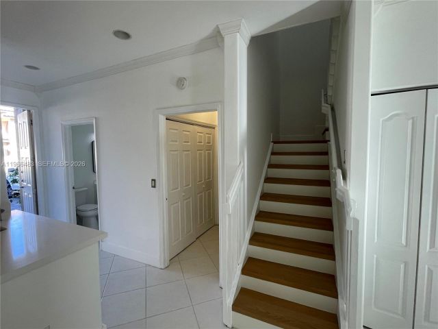 Дом в аренду по адресу 703 NE 195th St 703 - фото 7438150