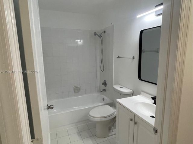 Дом в аренду по адресу 703 NE 195th St 703 - фото 7438163