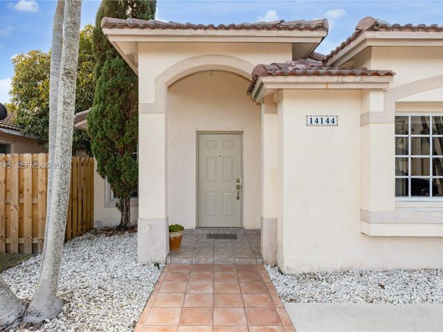 Продажа дома по адресу 14144 SW 149th Pl - фото 7438113