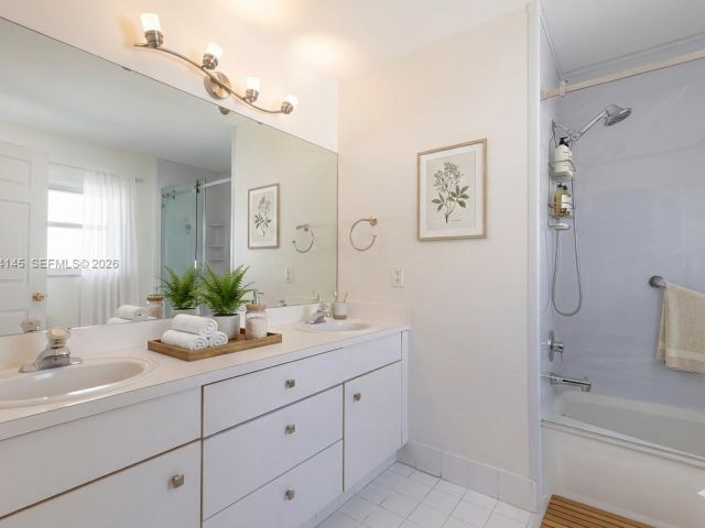 Продажа дома по адресу 14144 SW 149th Pl - фото 7438126