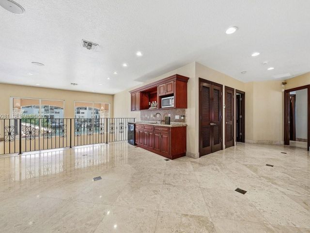 Продажа дома по адресу 306 Atlantic Ave - фото 7438962