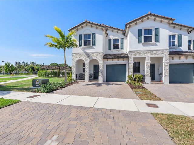 Продажа дома по адресу 2361 NW 125th St - фото 7438662