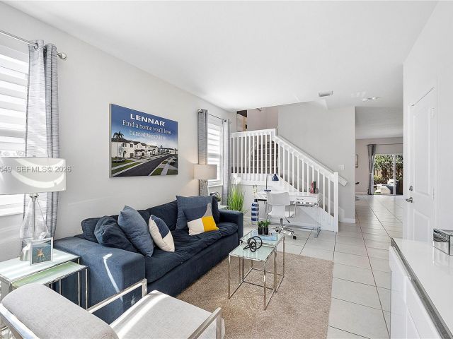 Продажа дома по адресу 2361 NW 125th St - фото 7438666