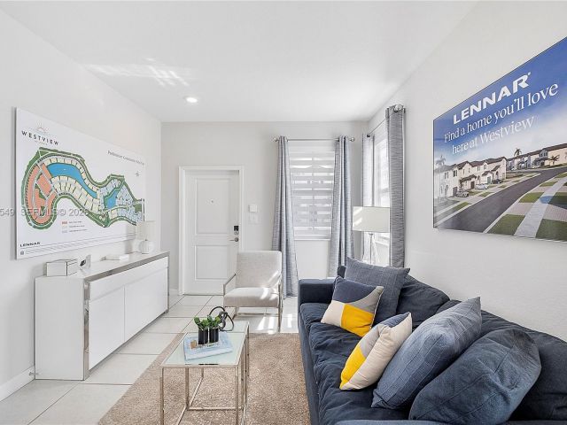 Продажа дома по адресу 2361 NW 125th St - фото 7438669