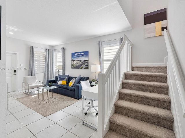 Продажа дома по адресу 2361 NW 125th St - фото 7438670