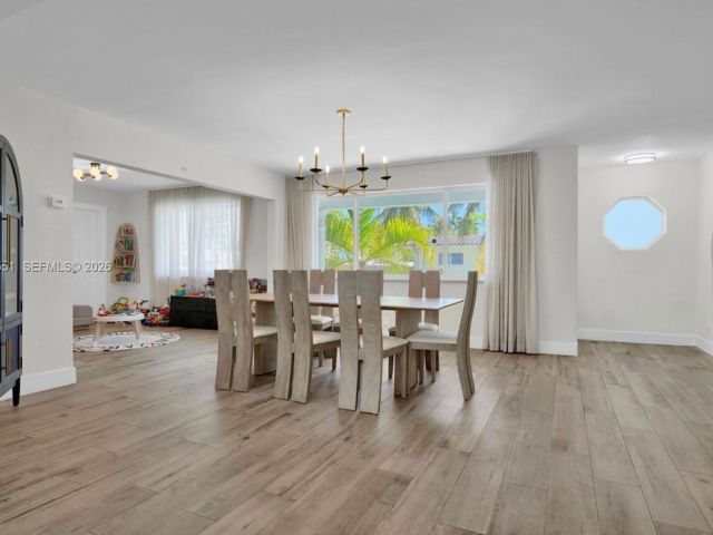 Продажа дома по адресу 1301 Hollywood Blvd - фото 7438882