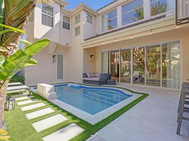 Дом в аренду по адресу 20824 NE 37th Ave 20824 - фото 7476444